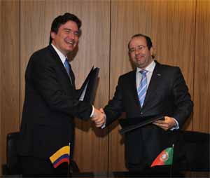 Comunicado de Imprensa n.º 8/2012 - Consultas Aeronáuticas Portugal - Colômbia
